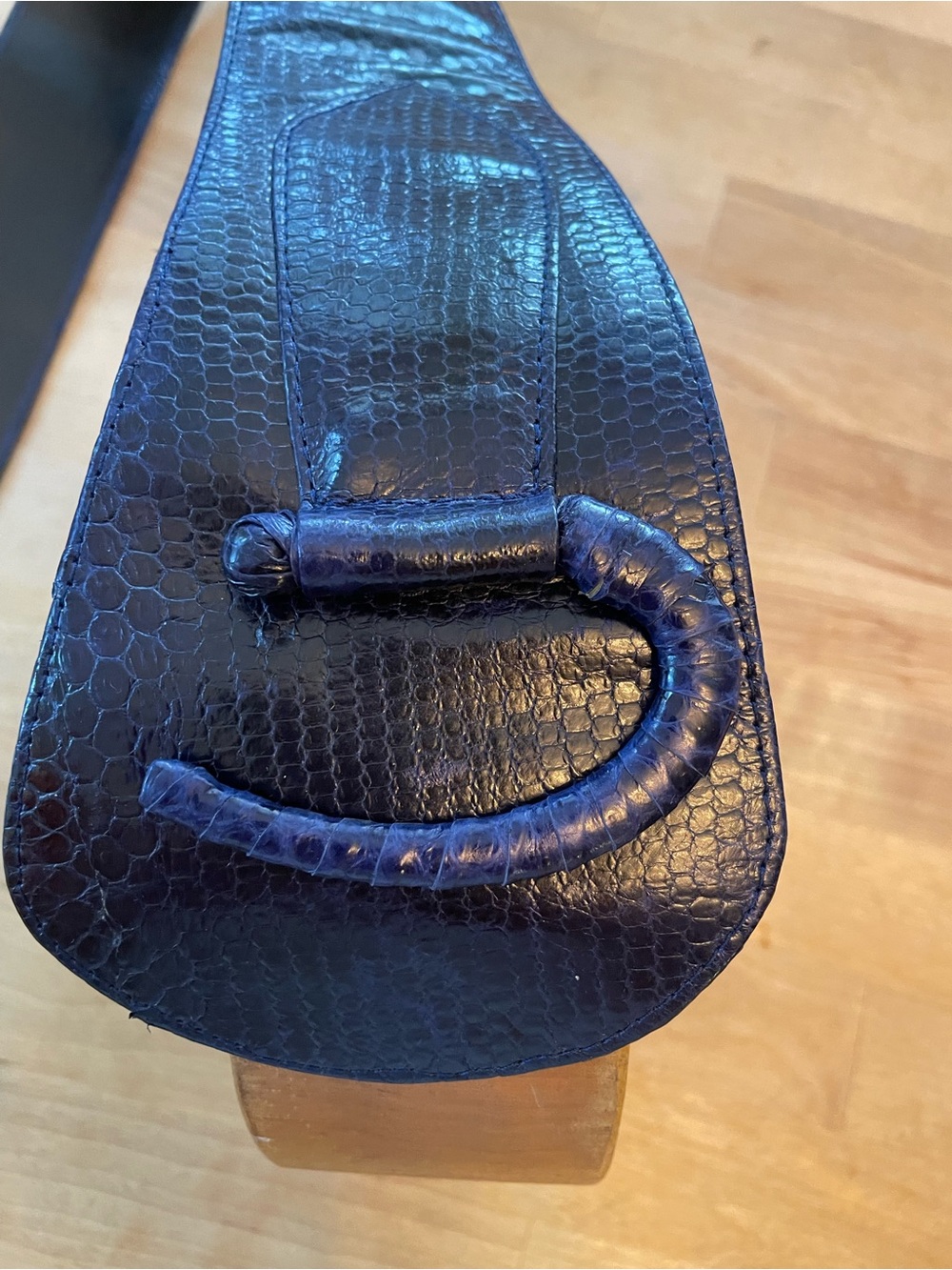 Vintage Black Snake-Embossed Wide Belt with Wrapped Buckle - Picture 5 of 7